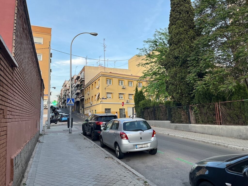Cruce de Virgen de Lluc y Emilio Gastesi Fernández en Quintana, Madrid